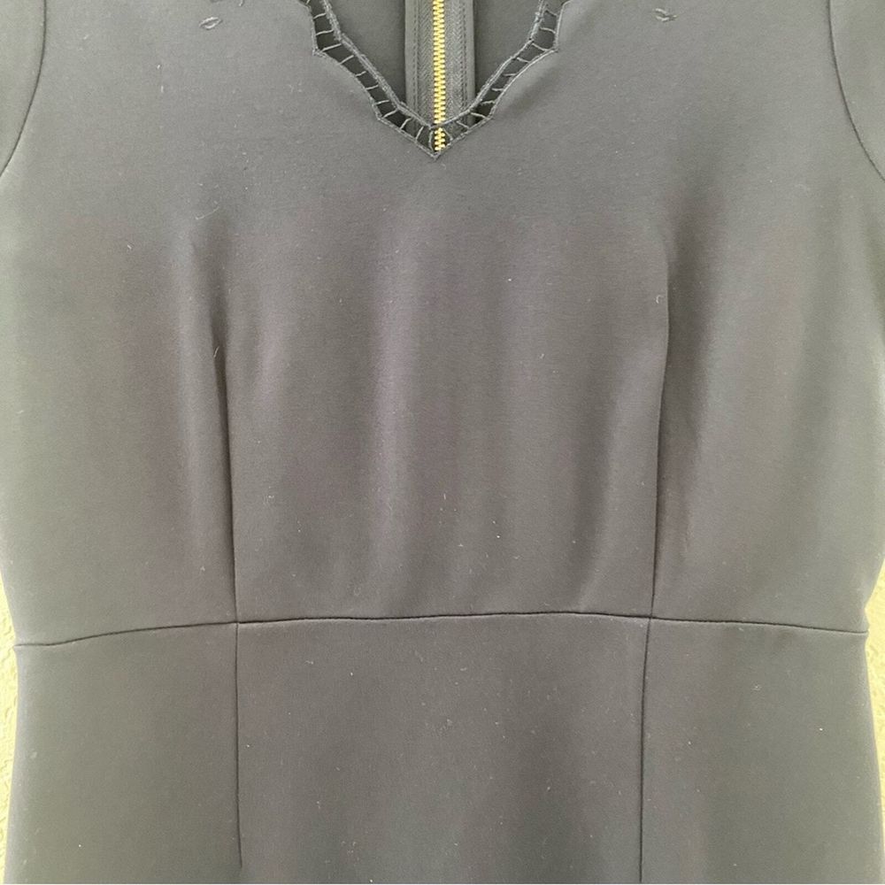 TAHARI Women's Dress Embroidered V-neck Cap Sleeve Navy Blue Size 6 - Picture 8 of 11